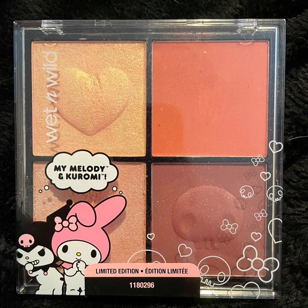 My Melody and Kurumi Blushlighter Palette